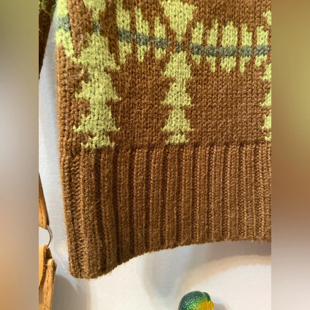 Aztec Sweater - Picture 6 of 6